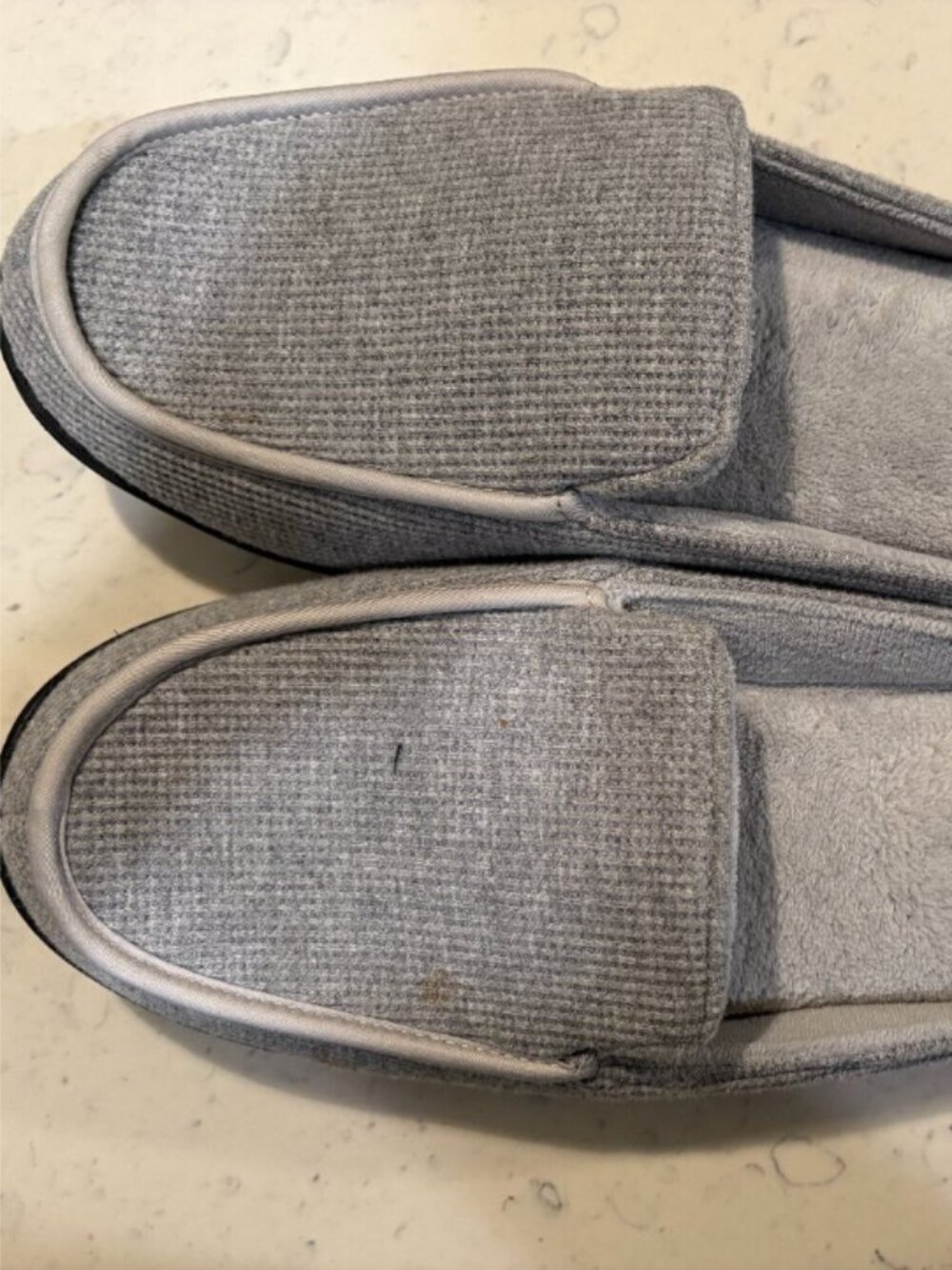 Isotoner Men's Slippers